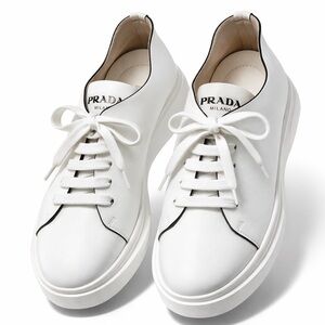 $1100 Prada Women's Classic White Leather Sneakers Worn Once Sz 40 9/10